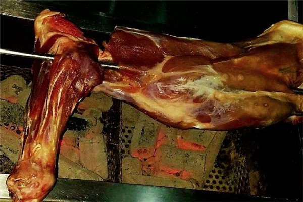江一湖炭烤羊腿