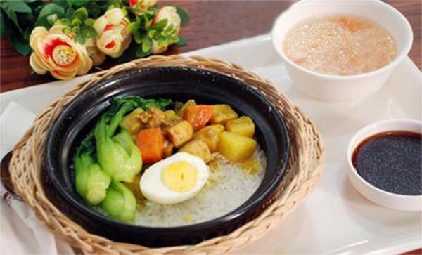 八两米烤肉拌饭
