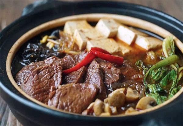小汤臣牛肉砂锅产品 门店图片