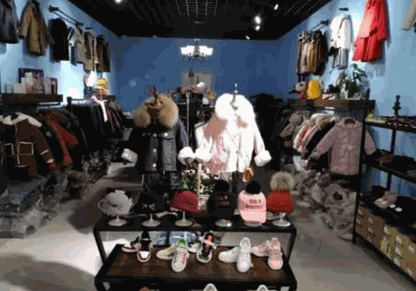 小二班童装产品 门店图片