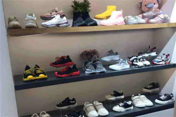 熊孩子童鞋店产品 门店图片
