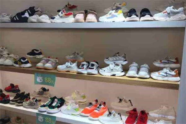 熊孩子童鞋店产品 门店图片