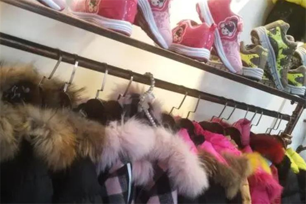 熊孩子童鞋店产品 门店图片