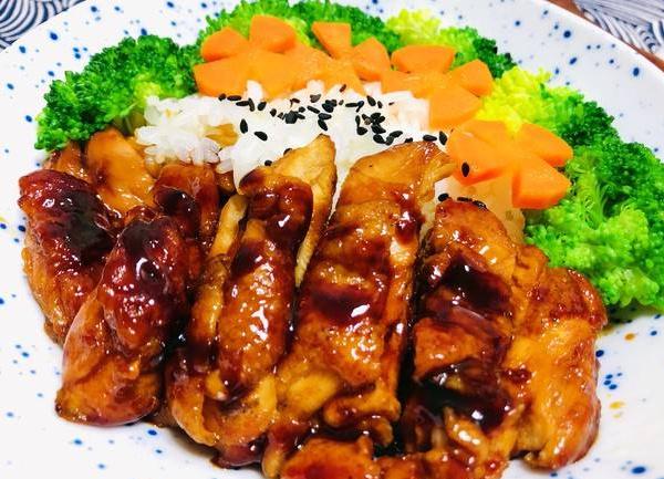 小猪鸡排饭产品 门店图片