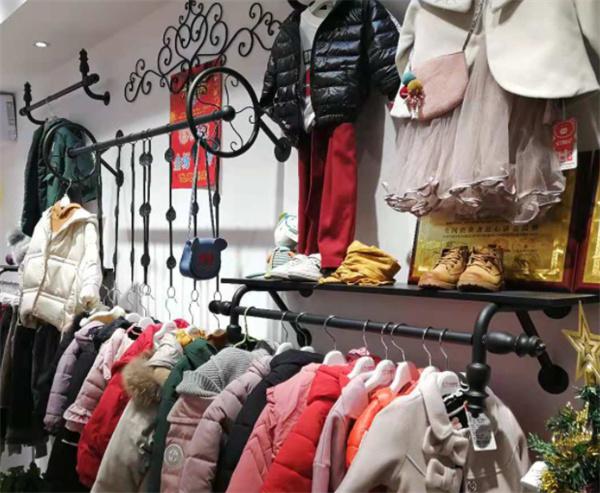 小猪乐园童装产品 门店图片