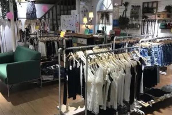 秀天夏女装产品 门店图片