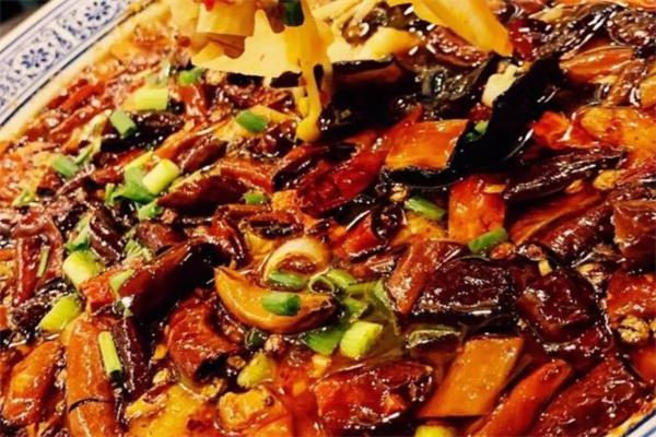 咥鱼毛血旺纸包鱼产品 门店图片
