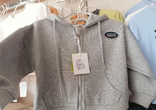 新宝童装产品 门店图片