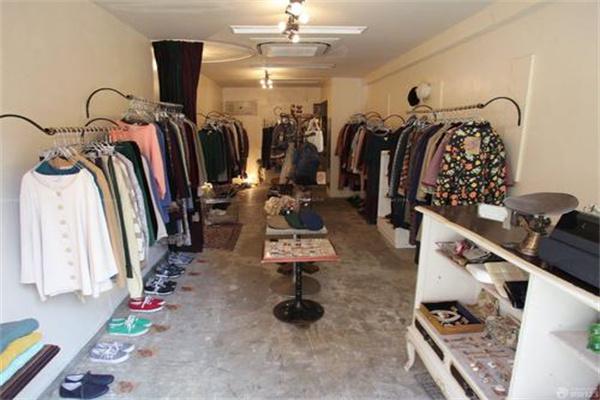 依人服饰产品 门店图片
