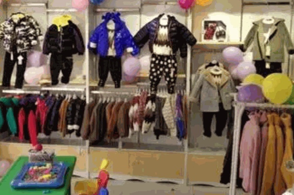 小鹿亲亲童装产品 门店图片