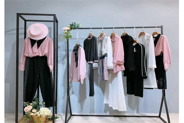 一路派女装产品 门店图片