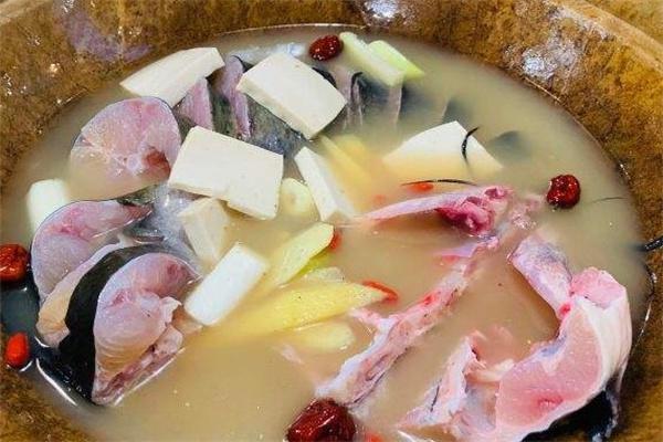 溢美德云南蒸汽石锅鱼产品 门店图片