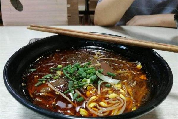 雅安市冒菜酸辣粉产品 门店图片