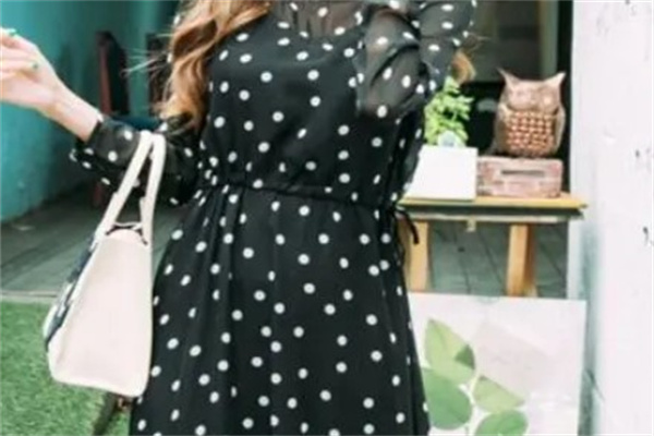 因为女人女装产品 门店图片
