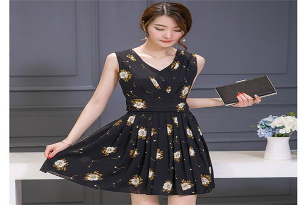 依豪女装服饰产品 门店图片