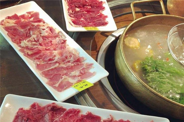 潮牛庄园鲜牛肉火锅