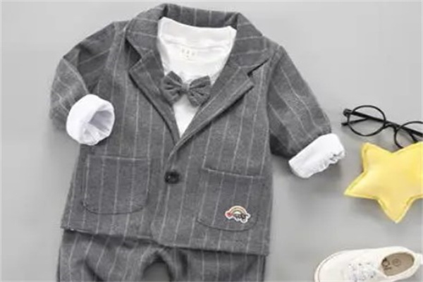 婴趣童装产品 门店图片