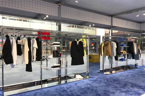战地服装产品 门店图片
