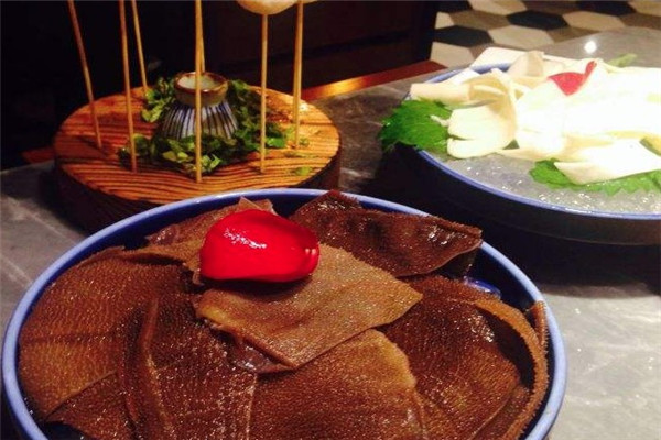 佬土鹅肠火锅