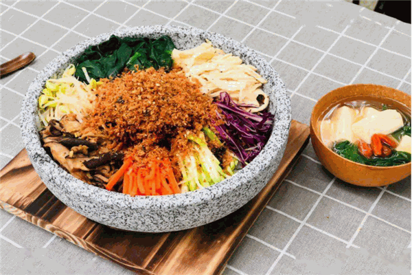 中韩石锅拌饭