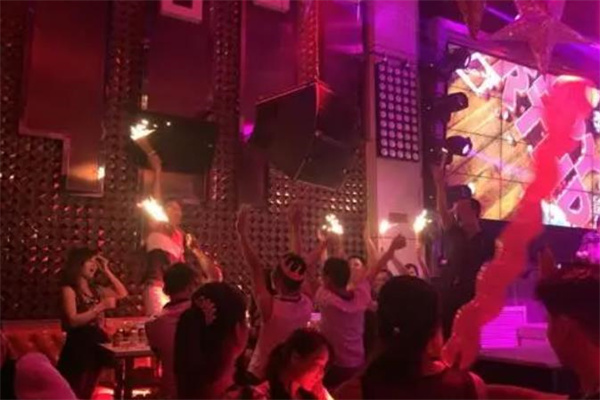 99酒吧产品 门店图片