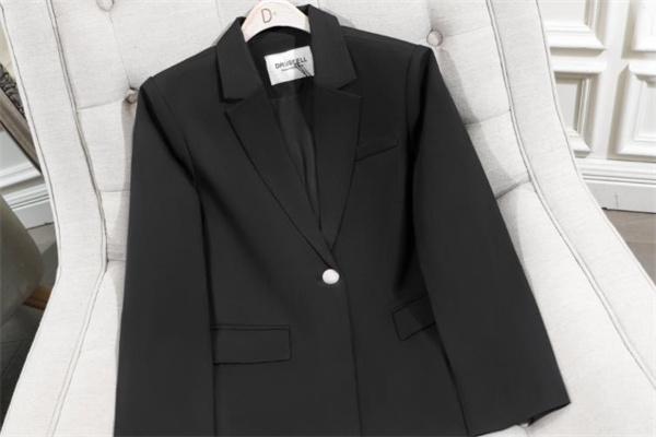 dr女装产品 门店图片