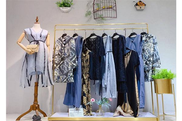 衣米仓女装产品 门店图片