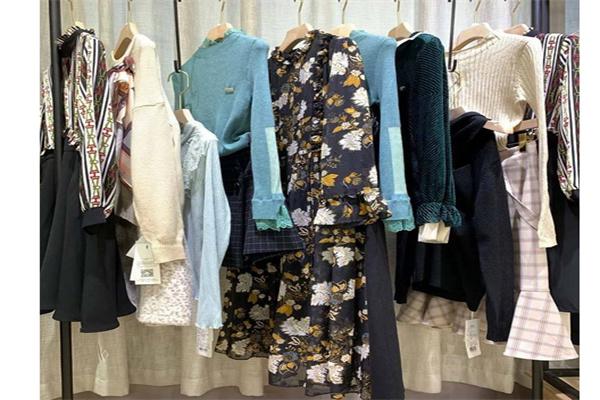 衣例女装产品 门店图片