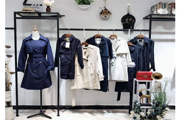 衣合万家女装产品 门店图片