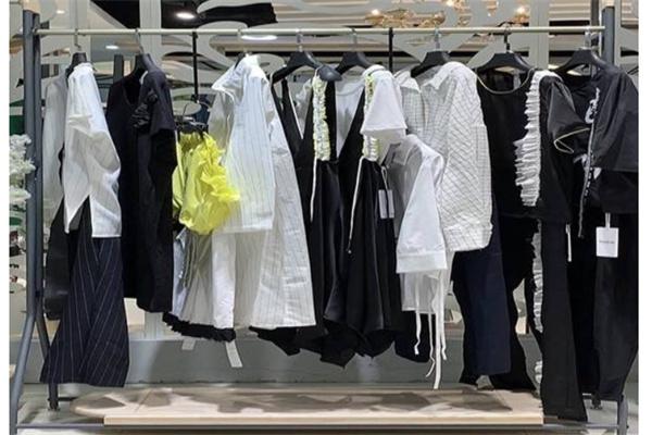 衣世界服装批发城产品 门店图片