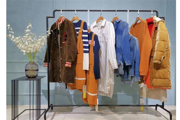 衣世界服装批发城产品 门店图片