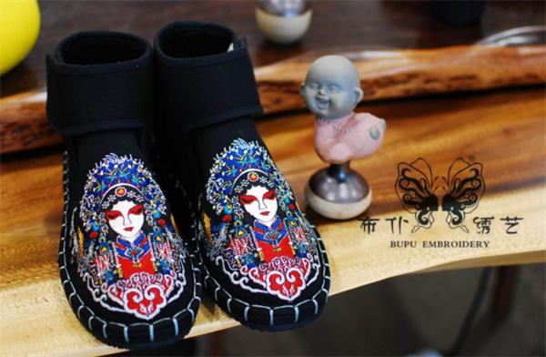 布仆绣艺鞋子产品 门店图片