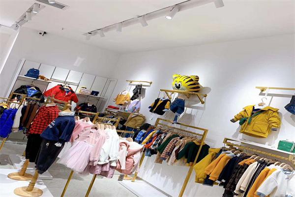 阿可小子童装产品 门店图片