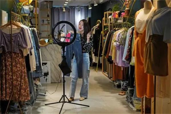 阿兰曼斯女装产品 门店图片