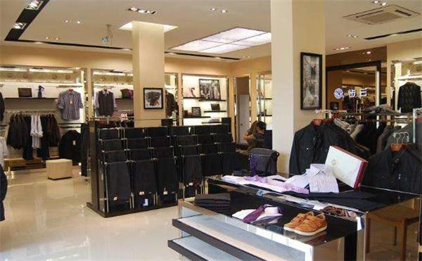 步云男装产品 门店图片