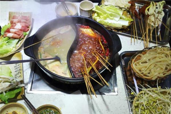 梦幺妹串串火锅