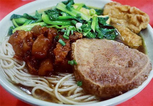 蔡明利牛杂萝卜面产品 门店图片