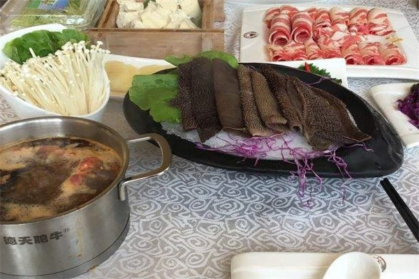 德天肥牛海鲜火锅