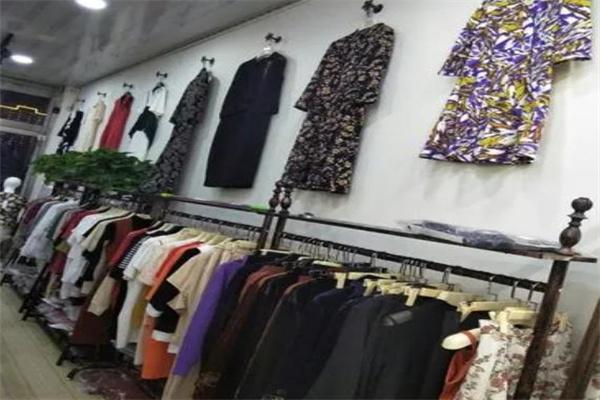 t唯品工厂店产品 门店图片