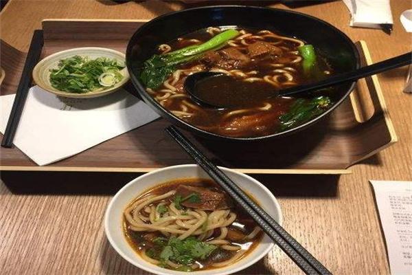 饭咖啡牛肉面
