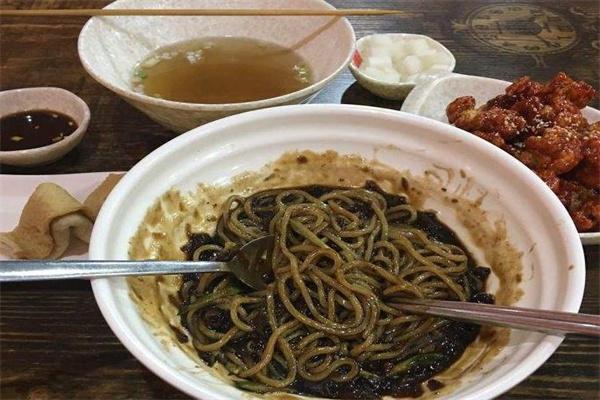 非常道炸酱面产品 门店图片