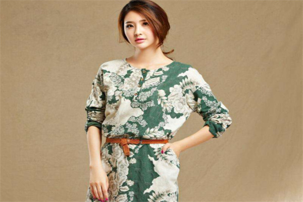 偢一女装产品 门店图片