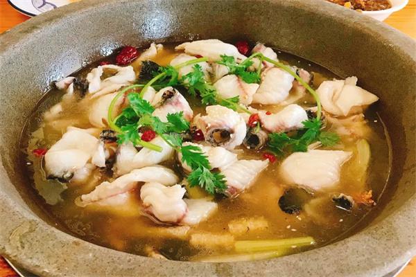 东升石锅鱼产品 门店图片