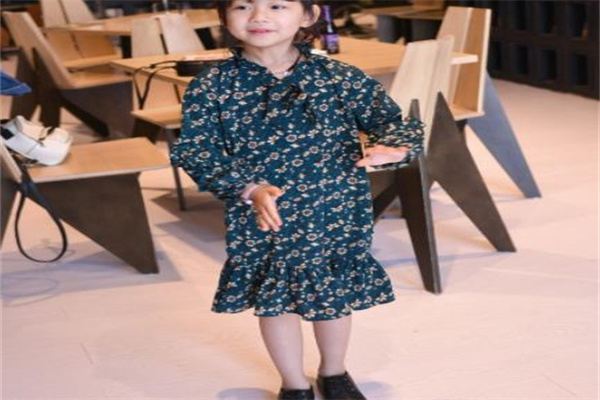 菲童寻常童装产品 门店图片