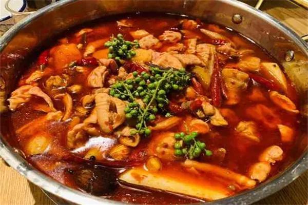 八两肥肠鸡煲火锅产品 门店图片