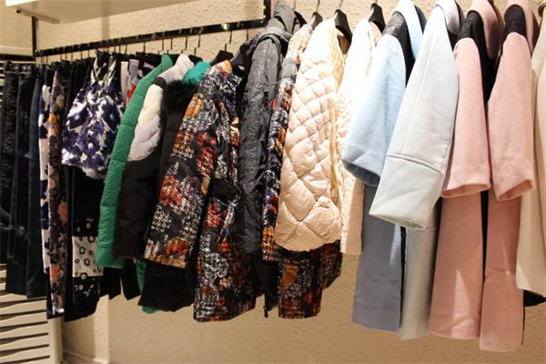 菲雍兰蝶女装产品 门店图片