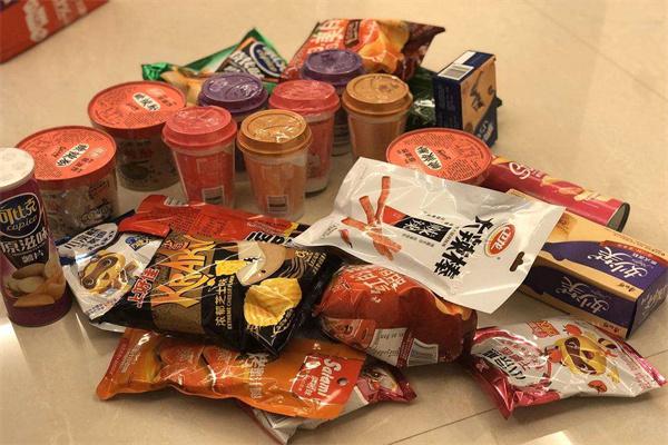 春日町零食产品 门店图片
