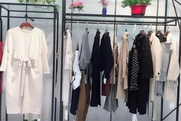 韩依依女装产品 门店图片