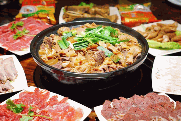 真师傅骨煲火锅