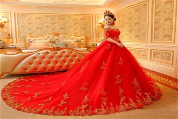 华美婚纱产品 门店图片
